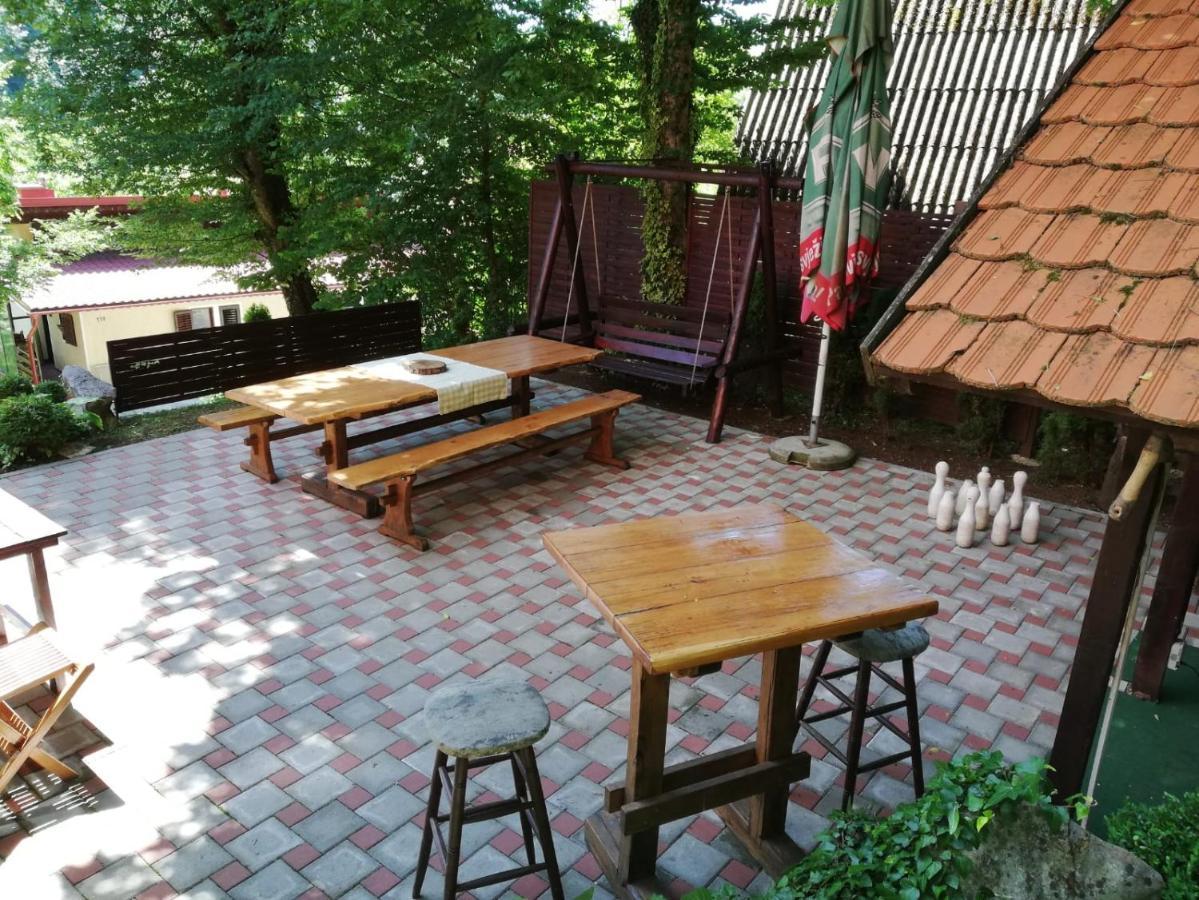 Holiday Home Mreznica Gornji Zvecaj ภายนอก รูปภาพ