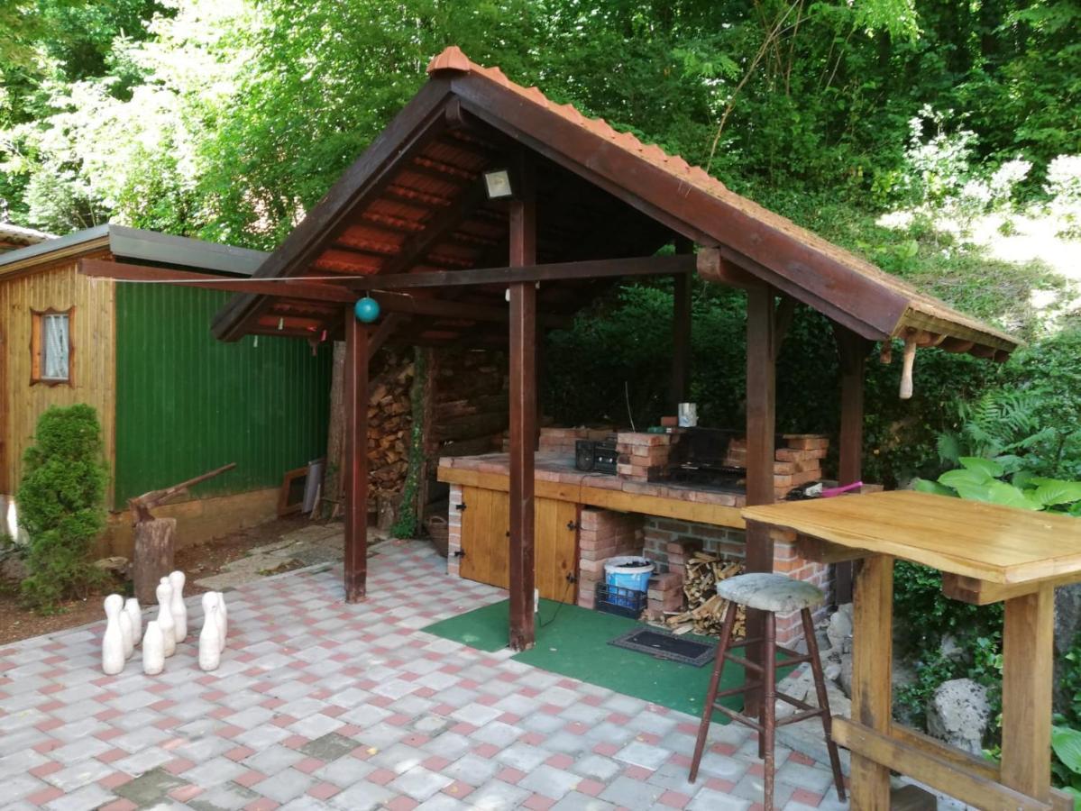 Holiday Home Mreznica Gornji Zvecaj ภายนอก รูปภาพ